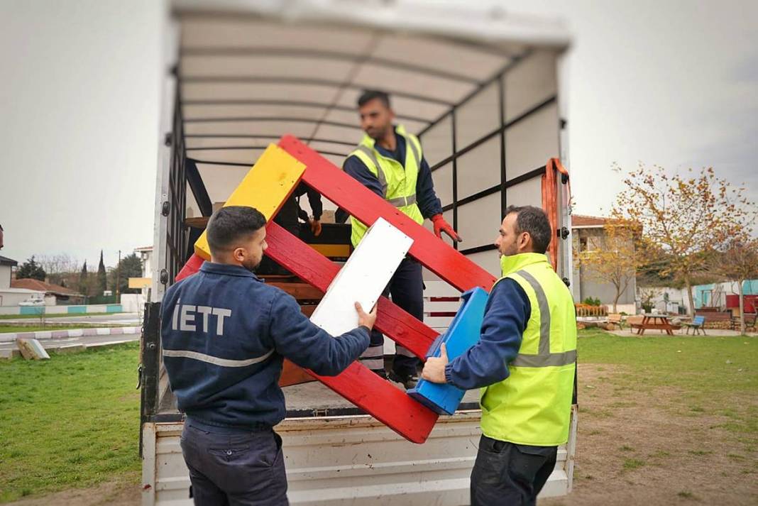 İETT'den çocuklara armağan: Eski otobüs malzemeleriyle oyun parkı yaptılar 10